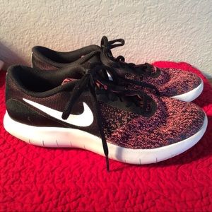 Nike Flex Contact black & pink athletic speckled spotted sneakers 6.5 5Y
